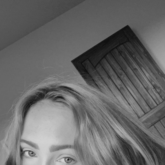 Profile Picture of Reagan Romines (@reaganromines) on Poshmark