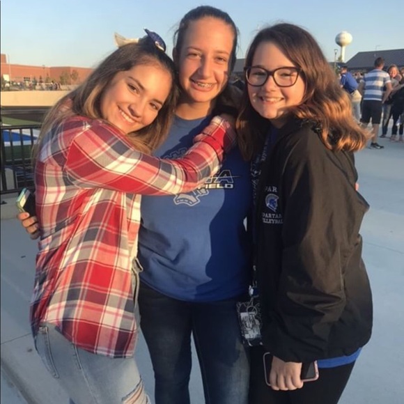 Profile Picture of Asashlynne Nystrom (@ashlynne_05) on Poshmark