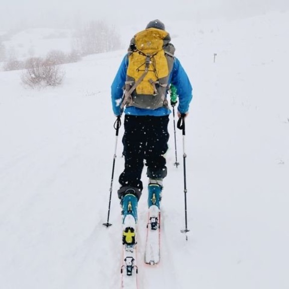 Profile Picture of Andrew Koning (@akoning17) on Poshmark