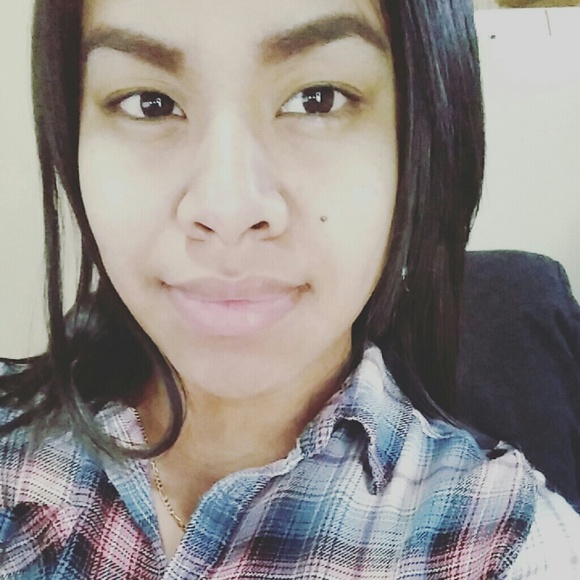 Yumina Labija - Poshmark Profile Picture of Yumina Labija (@minaa1124) on Poshmark