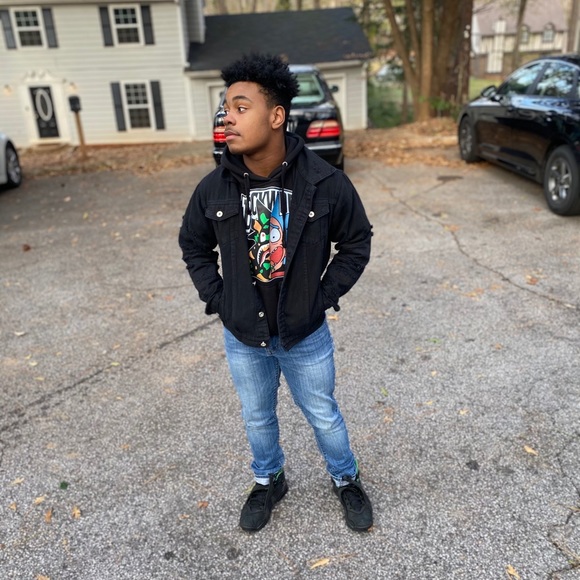 Profile Picture of Patrick Cosby (@yoboypat23) on Poshmark