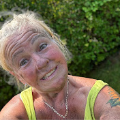 Profile Picture of Joyce Graham (@oscaandchloe) on Youtube