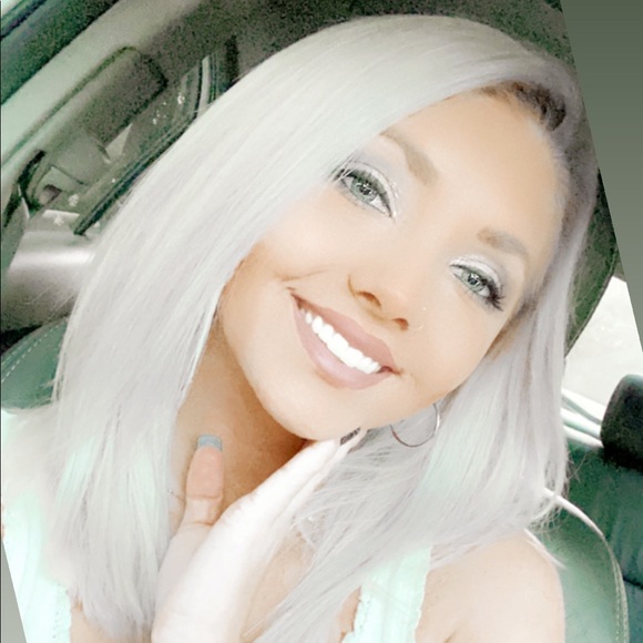 Profile Picture of Heather Tessnear (@hltessnear) on Poshmark