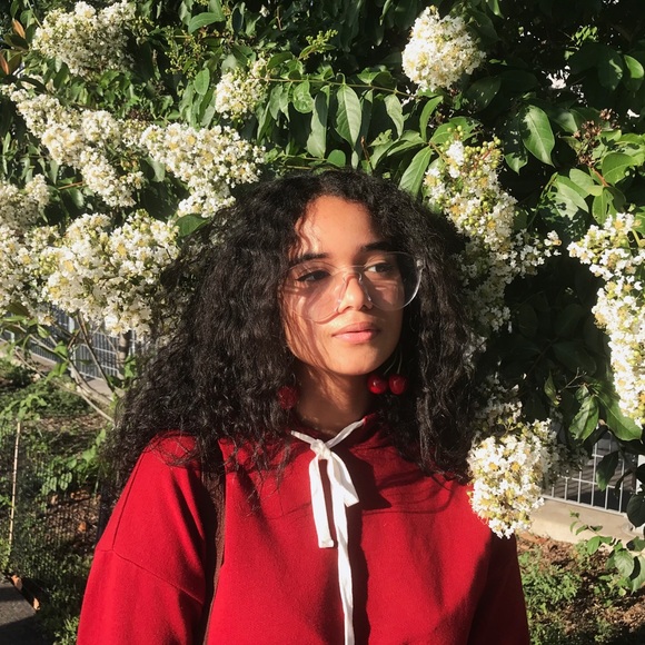 Profile Picture of Ada Matos (@secretending) on Poshmark