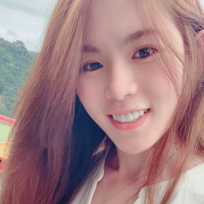 Profile Picture of Crystal Hsu (@HsuShwl01497693) on Twitter