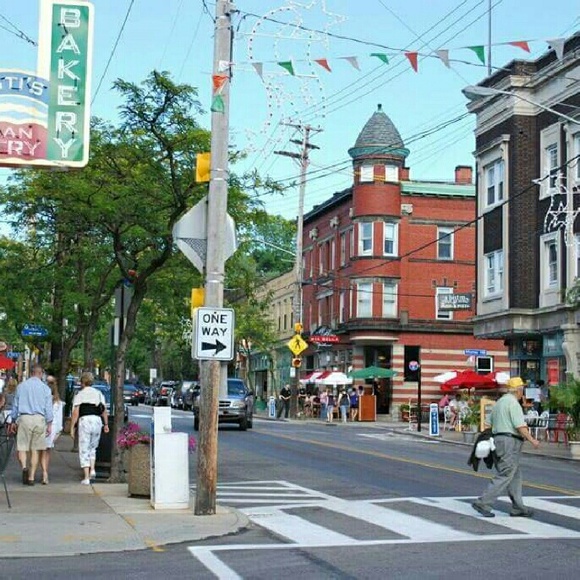 Profile Picture of Kathy Ladrach (@ladrack) on Poshmark