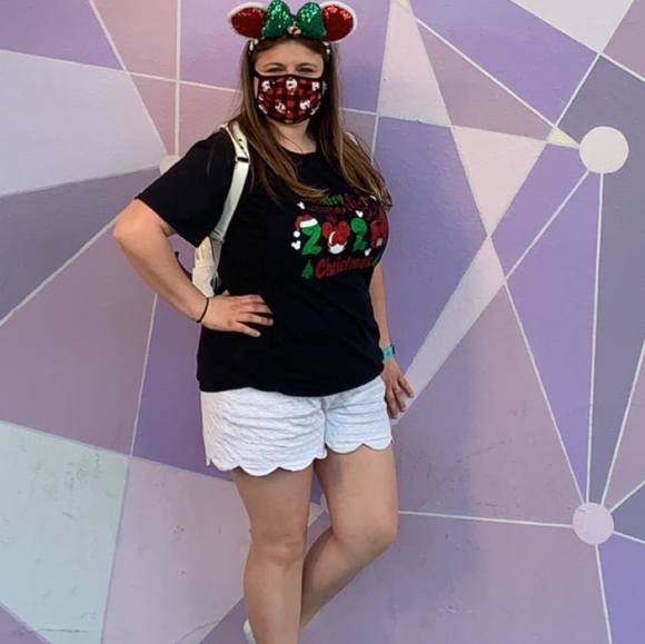 Profile Picture of Julia Messer (@juliamesser10) on Poshmark