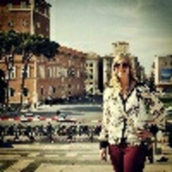 Profile Picture of Kristen Lebryk (@kmlebryk) on Poshmark