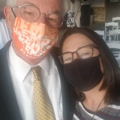 Profile Picture of Lisa Manes (@lisa_manes) on Twitter