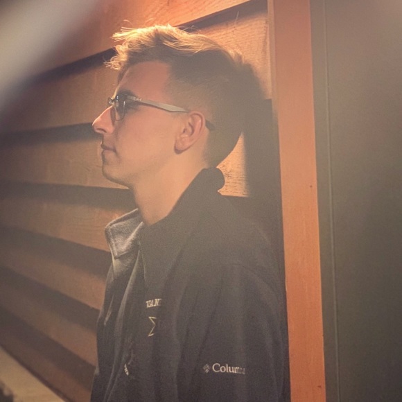 Profile Picture of Spencer Martin (@spencermartin18) on Poshmark