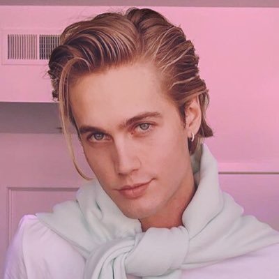 Profile Picture of James Winchester (@WhiskeyHellion) on Twitter