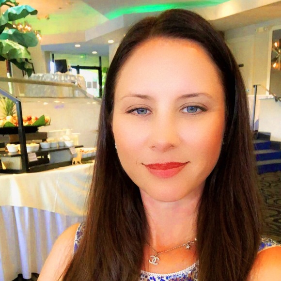 Profile Picture of Heather Shapiro (@hshapiro0408) on Poshmark
