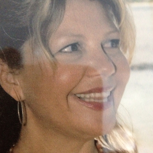 Profile Picture of Sherry Schultz (@sherschultz) on Poshmark
