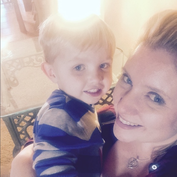 Profile Picture of Julia Wiley (@juliaclocloclo) on Poshmark