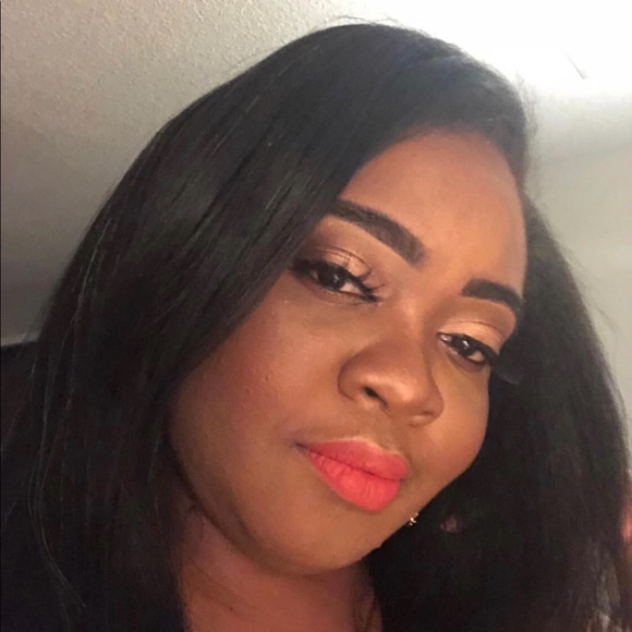 Profile Picture of Devon Whetstone (@devonchevon) on Poshmark