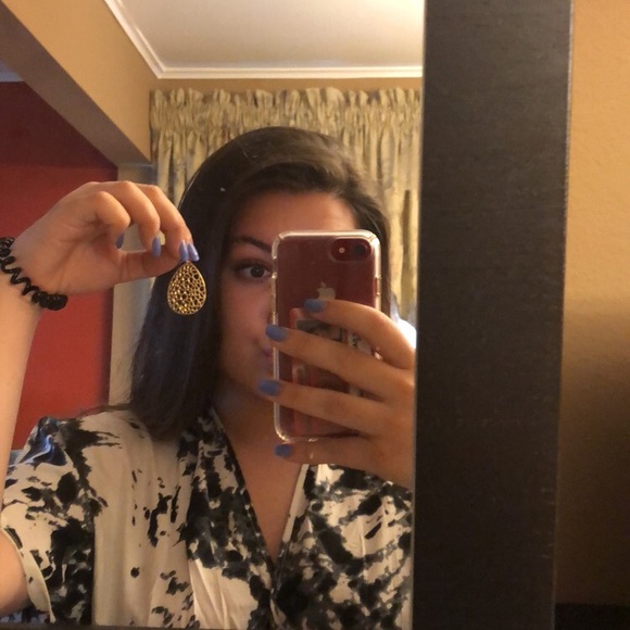 Cindy Bardhi - Poshmark Profile Picture of Cindy Bardhi (@cindyny03) on Poshmark