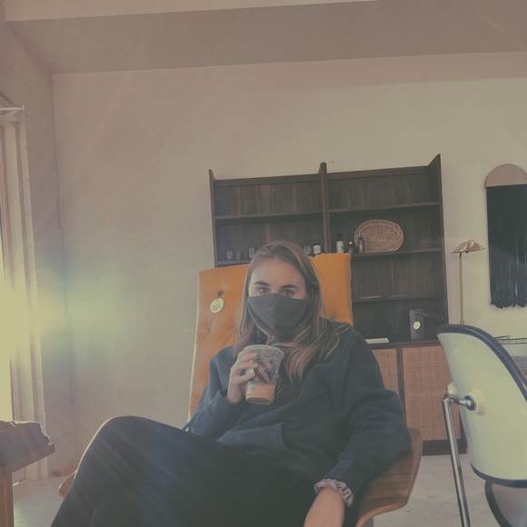Profile Picture of Rachel Cauwels (@rachelcauwels) on Poshmark