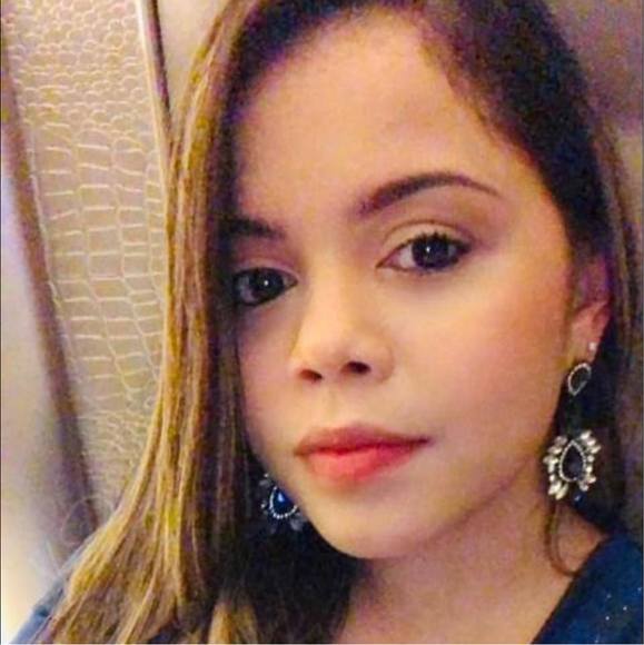 Profile Picture of Briana Briceño (@brianabriceno) on Poshmark