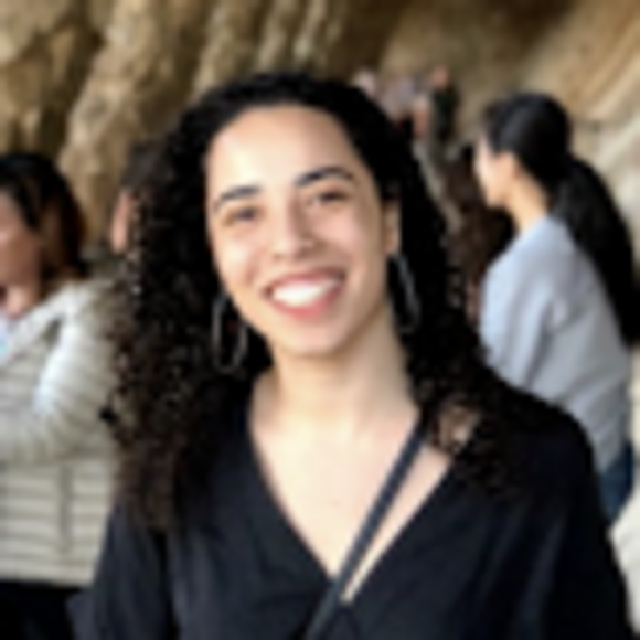 Profile Picture of Ivy Sanders schneider (@eyeveeeee) on Poshmark