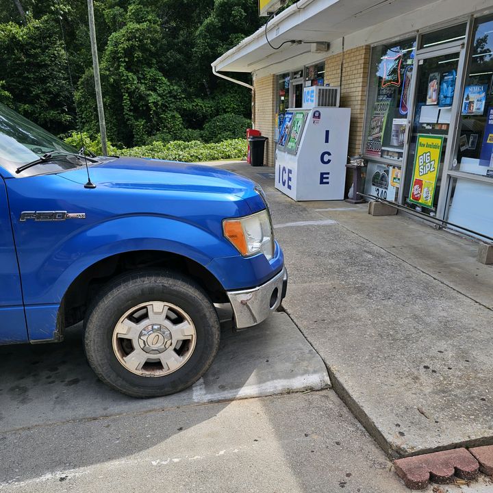 Profile Picture of andrewlpres (@andrewlpres4) on Tiktok