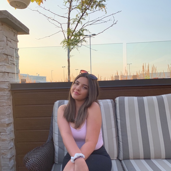 Profile Picture of Tamara Perciballi (@tamaraperci) on Poshmark