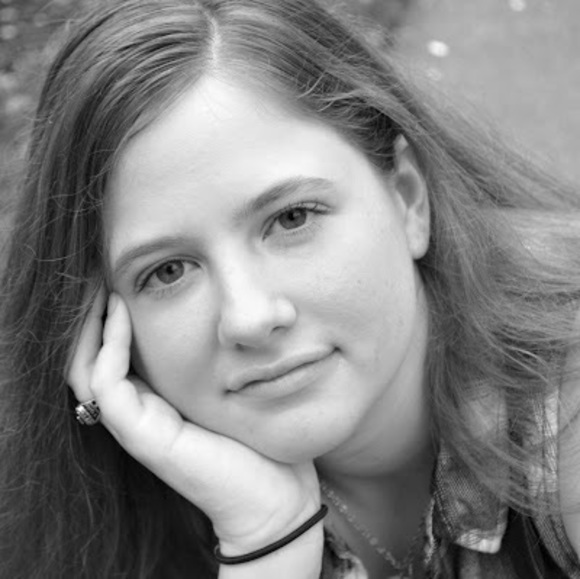 Tori Compton - Poshmark Profile Picture of Tori Compton (@toricompton206) on Poshmark