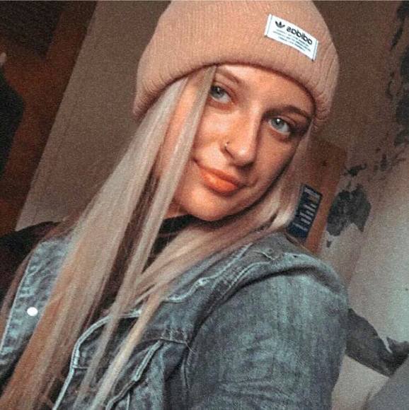 Profile Picture of Shea Wright (@shea_wright) on Poshmark