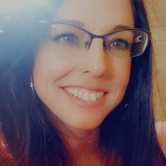 Profile Picture of Jessica Forbis (@jessforbis) on Poshmark