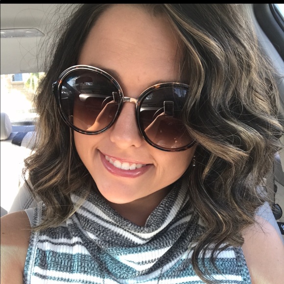 Profile Picture of Jazmine Boyd (@jdboyd9131) on Poshmark