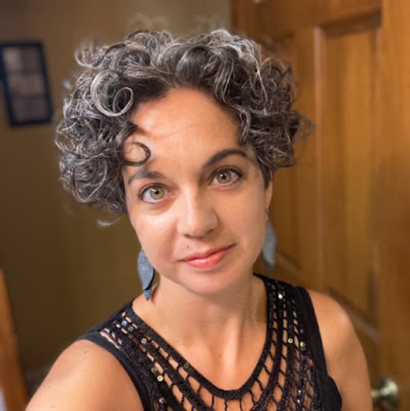 Profile Picture of Yolanda Blaser (@yrb809) on Poshmark