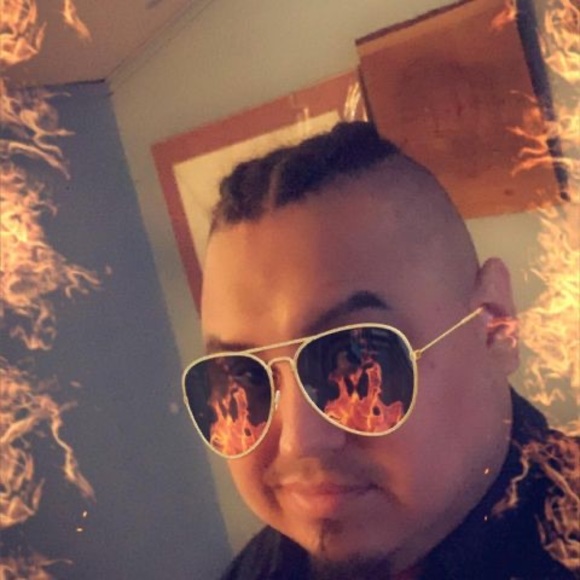 Profile Picture of Tommy Phillips (@dawn92306) on Poshmark