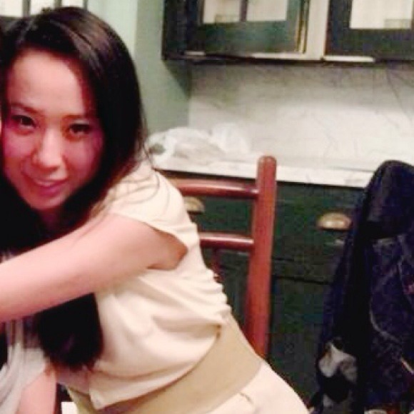Profile Picture of Feng Zhao (@feng58) on Poshmark