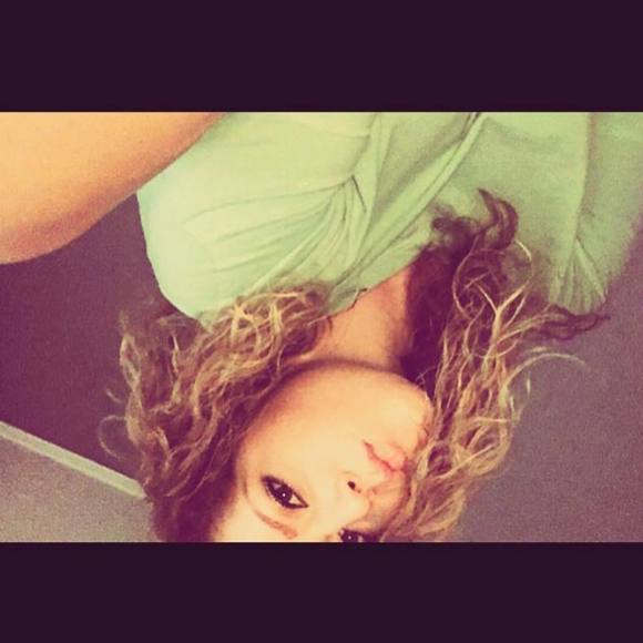 Profile Picture of Chloe Hanely (@cktlynh) on Poshmark