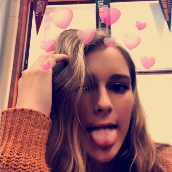 Profile Picture of Brianna Ferqueron (@brianna_f123) on Poshmark