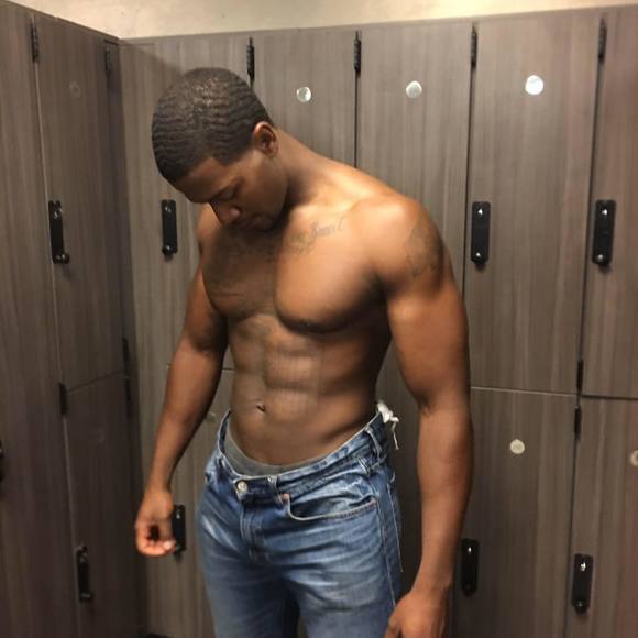 Profile Picture of Dow Jones (@barbellbully) on Poshmark