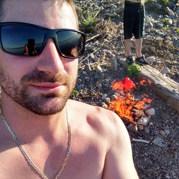 Profile Picture of Andrew Britt (@andrewbritt0392) on Poshmark