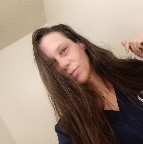 Profile Picture of Cherell Eutzy (@ceutzy46) on Poshmark