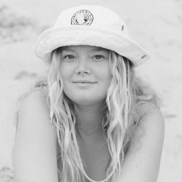 Profile Picture of Meghan Fenton (@megzs11) on Poshmark