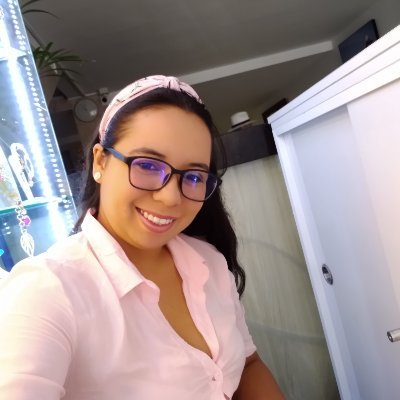 Profile Picture of Angelica Alcala ♥ ♥ (@angelikalcala) on Twitter