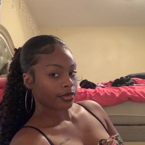 Profile Picture of Jade Adams (@loveyagirl_jade) on Poshmark