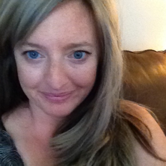 Profile Picture of Ellie Pretzer (@tellie12345) on Poshmark