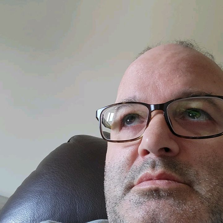Profile Picture of robertdoe (@robdoe_2) on Tiktok