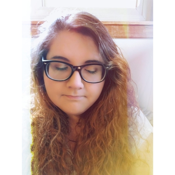 Profile Picture of Melanie Singh (@nespii) on Poshmark