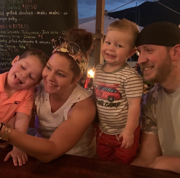 Profile Picture of Julie Lavanway (@swanjuliemarie) on Poshmark