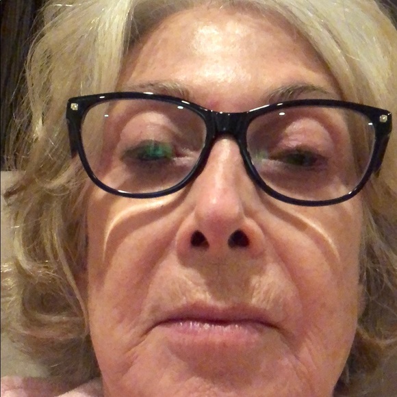 Profile Picture of Shelagh Vanderveen (@shelaghvn) on Poshmark