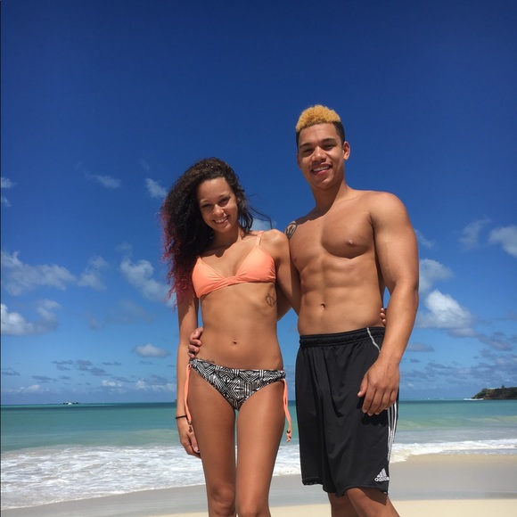 Profile Picture of Ariel Ortiz (@aortiz011) on Poshmark