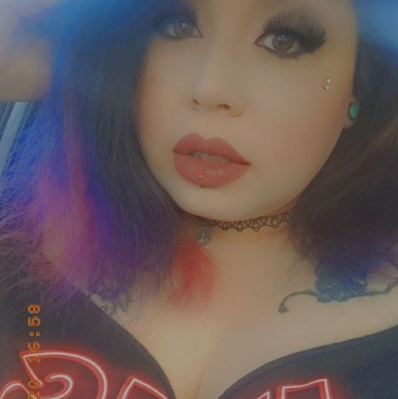 Profile Picture of Jessica Samaniego (@sama247) on Poshmark