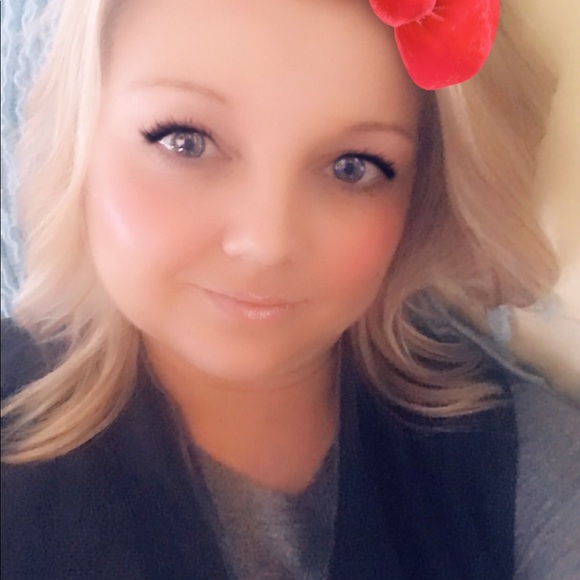 Profile Picture of Tamatha Germann (@tgermann15) on Poshmark