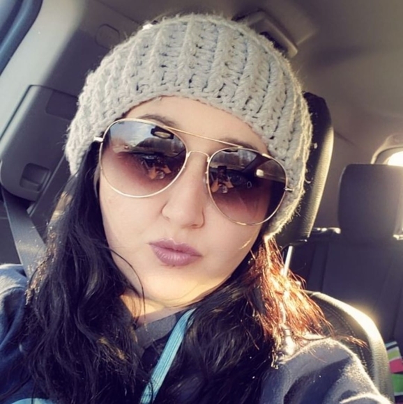 Profile Picture of Melissa Lexow (@melissanl78) on Poshmark