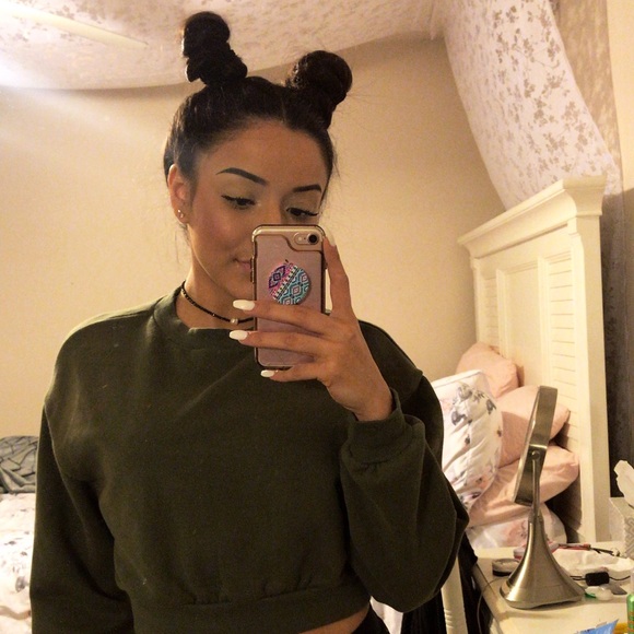 Profile Picture of Gabriella Chavez (@deargabrielllla) on Poshmark